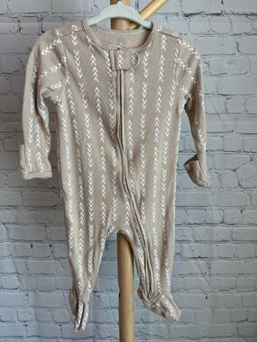 ⭐️⭐️PICK 5 / $20 Cloud Island Tan Baby Footie Pajama Sleeper 3-6M